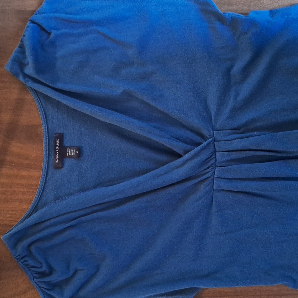 Banana Republic Women's Size: Medium Short Sleeved Top  Turquoise Blue Shirt 💙 - Picture 3 of 8